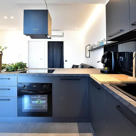 2 Bedroom Lovely In 아파트 트라페토