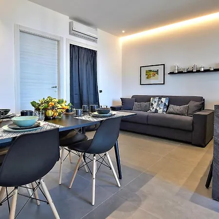 Apartment 2 Bedroom Lovely In Trappeto